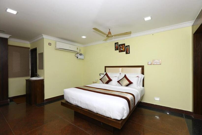 Hotel Titanium Tower Chennai Ngoại thất bức ảnh